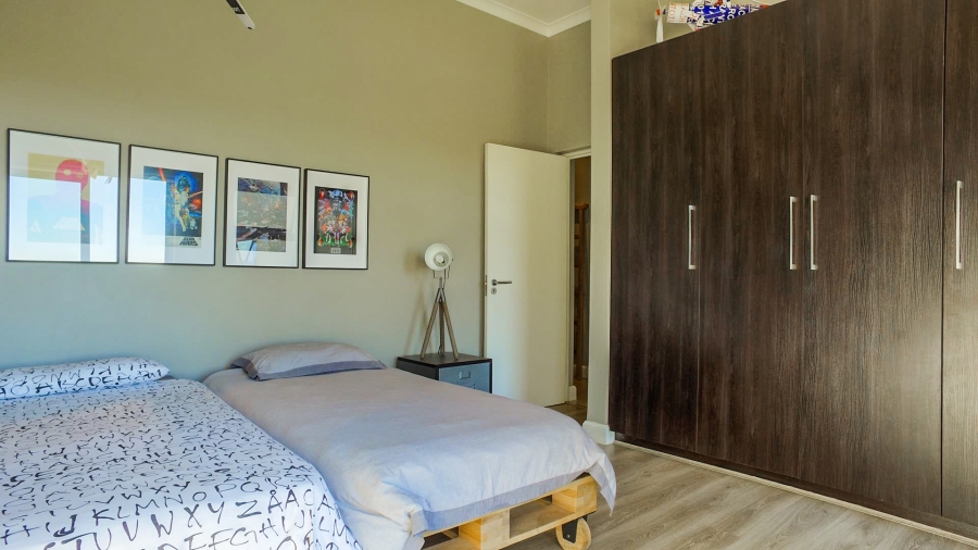 5 Bedroom Property for Sale in The Coves North West